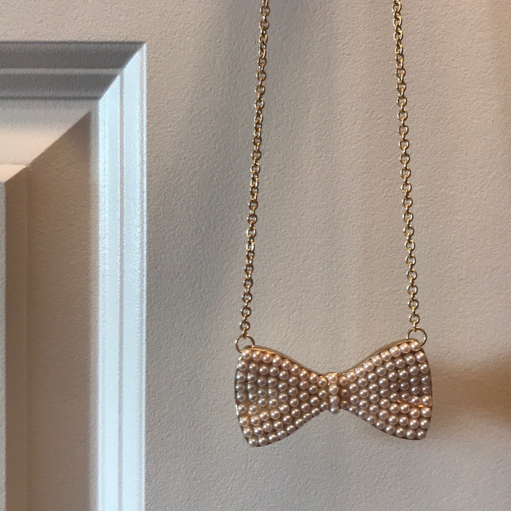 Pearl Bow Necklace